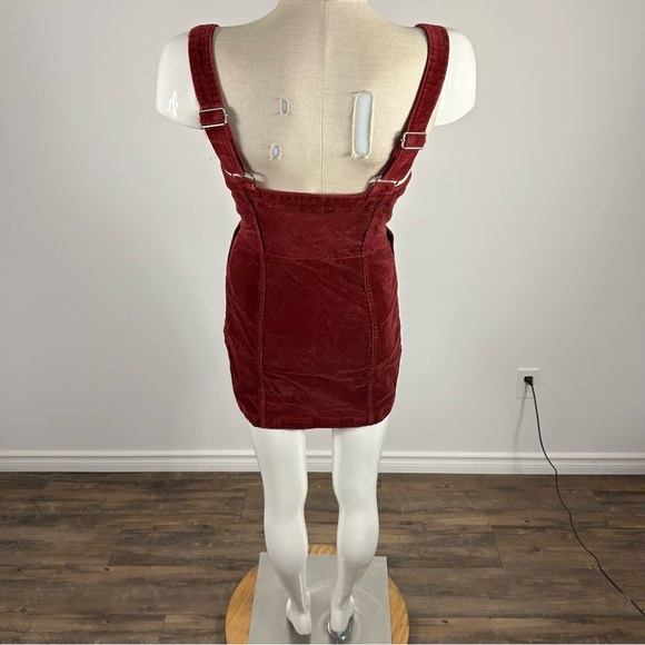 H&M Elegant Burgundy Corduroy Dress 2 - Picture 4 of 11